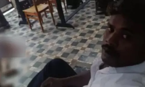 ഭാര്യയെ കൊലപ്പെടുത്തി സെല്ഫിയെടുത്ത് വാട്ട്സാപ്പ് സ്റ്റാറ്റസാക്കി; ഭര്ത്താവ് അറസ്റ്റില് ഭാര്യയെ കൊലപ്പെടുത്തി സെല്ഫിയെടുത്ത് വാട്ട്സാപ്പ് സ്റ്റാറ്റസാക്കി; ഭര്ത്താവ് അറസ്റ്റില്