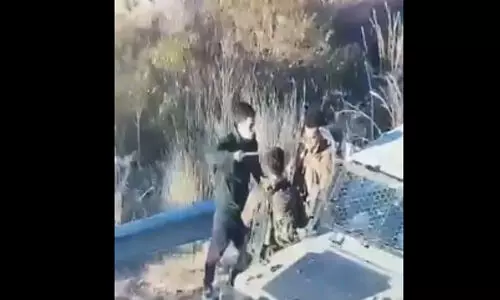 വെസ്റ്റ്ബാങ്കില്‍ രണ്ട് ഇസ്രായേലി സൈനികര്‍ക്ക് കുത്തേറ്റു (വീഡിയോ-18+)