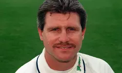 ഇംഗ്ലണ്ട് ക്രിക്കറ്റ് താരം റോബിന്‍ സ്മിത്ത് അന്തരിച്ചു