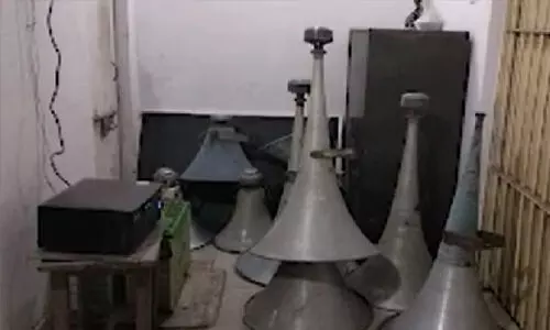 മുസഫര്‍ നഗറില്‍ പള്ളികളില്‍ നിന്ന് ഉച്ചഭാഷിണികള്‍ നീക്കം ചെയ്ത് പോലിസ്