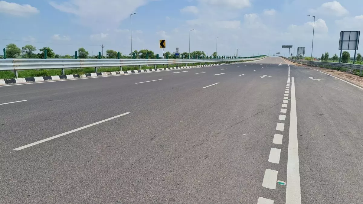 ദേശീയ പാതകളില്‍ പുതിയ സുരക്ഷാ സംവിധാനം; ജിയോയുമായി കൈകോര്‍ക്കാന്‍ നാഷണല്‍ ഹൈവേ അതോറിറ്റി ഓഫ് ഇന്ത്യ