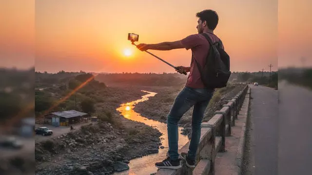 റീല്‍ ചിത്രീകരണത്തിനിടെ പാലത്തില്‍ നിന്ന് വീണ് യുവാവ് മരിച്ചു