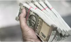 രേഖകളില്ലാതെ കൈവശം വെച്ച  72 ലക്ഷം രൂപ ബസിൽ നിന്ന് പിടിച്ചെടുത്തു