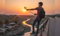 റീല് ചിത്രീകരണത്തിനിടെ പാലത്തില് നിന്ന് വീണ് യുവാവ് മരിച്ചു റീല് ചിത്രീകരണത്തിനിടെ പാലത്തില് നിന്ന് വീണ് യുവാവ് മരിച്ചു