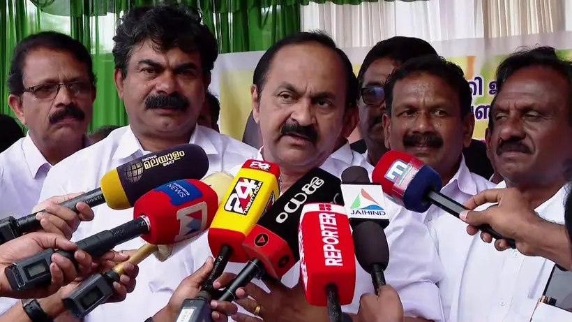 രാഹുലിനെ പുറത്താക്കാന്‍ ഇന്നലെതന്നെ തീരുമാനിച്ചിരുന്നു, ഇന്ന് പ്രഖ്യാപിച്ചെന്നേയുള്ളൂ: വി ഡി സതീശന്‍