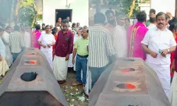 തേവലക്കര അരിനല്ലൂര്‍ മുട്ടം വിശുദ്ധ ദേവസഹായം പിള്ള പള്ളിയില്‍ മൃതദേഹം ദഹിപ്പിച്ചു; ഇനിമുതല്‍ അടക്കം ചെയ്യില്ല, തീരുമാനം സമീപവാസിയുടെ എതിര്‍പ്പില്‍