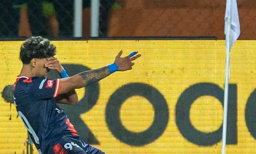 സൂപര്‍ ലീഗ് കേരള; കൊച്ചിയെ വീഴ്ത്തി മലപ്പുറം സെമിയില്‍, ഹാട്രിക്കുമായി ജോണ്‍ കെന്നഡി