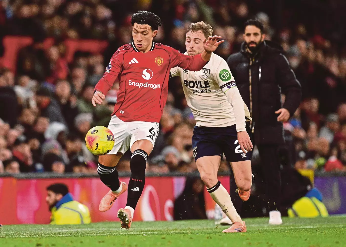 ഇംഗ്ലിഷ് പ്രീമിയര് ലീഗ്; മാഞ്ചസ്റ്റര് യുനൈറ്റഡിനെ സമനിലയില് പൂട്ടി വെസ്റ്റ്ഹാം ഇംഗ്ലിഷ് പ്രീമിയര് ലീഗ്; മാഞ്ചസ്റ്റര് യുനൈറ്റഡിനെ സമനിലയില് പൂട്ടി വെസ്റ്റ്ഹാം