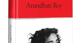  മദര്‍ മേരി കംസ് ടു മി ; അരുന്ധതി റോയ് പുകവലിക്കുന്ന ചിത്രത്തിനെതിരായ ഹരജി തള്ളി സുപ്രിംകോടതി