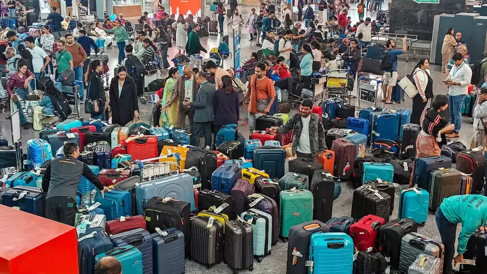 ഇന്ഡിഗോ വിമാനങ്ങള് രാജ്യമെമ്പാടും ഇന്നും റദ്ദാക്കി; എയര്പോര്ട്ടുകളില് വന് തിരക്ക് ഇന്ഡിഗോ വിമാനങ്ങള് രാജ്യമെമ്പാടും ഇന്നും റദ്ദാക്കി; എയര്പോര്ട്ടുകളില് വന് തിരക്ക്