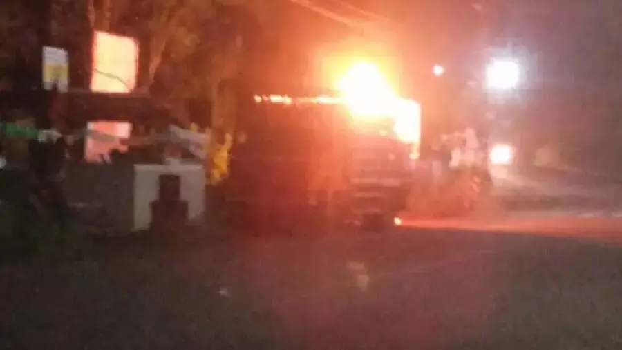 ഗ്യാസ് ലോറിയില് തീ കൊളുത്താന് ശ്രമം; യുവാവ് പിടിയില് ഗ്യാസ് ലോറിയില് തീ കൊളുത്താന് ശ്രമം; യുവാവ് പിടിയില്