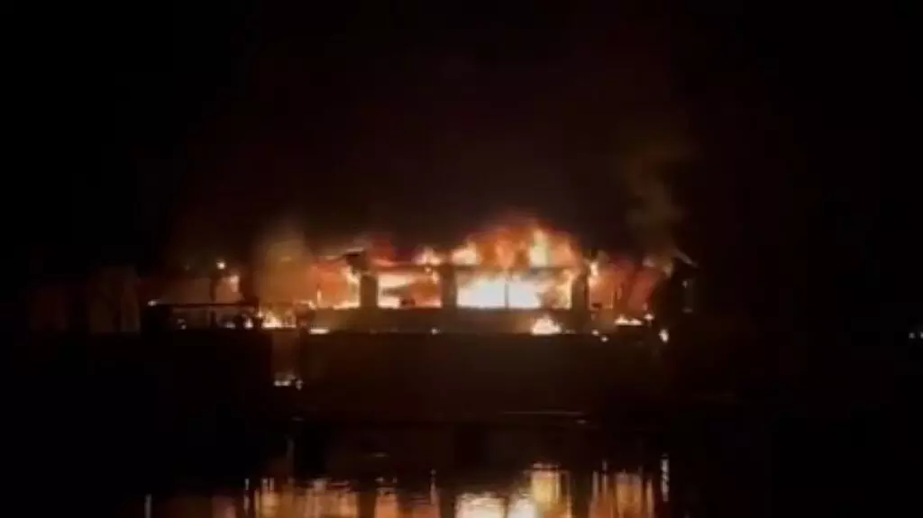 ഗോവയിലെ നിശാക്ലബ്ബിലുണ്ടായ തീപിടിത്തം; ക്ലബ് മാനേജര് അറസ്റ്റില് ഗോവയിലെ നിശാക്ലബ്ബിലുണ്ടായ തീപിടിത്തം; ക്ലബ് മാനേജര് അറസ്റ്റില്