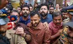 അറസ്റ്റ് തടഞ്ഞു; രാഹുല് മാങ്കൂട്ടത്തിലിനെ അന്വേഷിക്കാന് കര്ണാടകയിലേക്കു പോയ കേരള പോലിസ് സംഘം മടങ്ങി അറസ്റ്റ് തടഞ്ഞു; രാഹുല് മാങ്കൂട്ടത്തിലിനെ അന്വേഷിക്കാന് കര്ണാടകയിലേക്കു പോയ കേരള പോലിസ് സംഘം മടങ്ങി