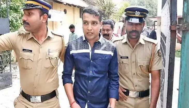 നടിയെ ആക്രമിച്ച കേസ്: ആറു പ്രതികളെയും വിയ്യൂര് സെന്ട്രല് ജയിലിലെത്തിച്ചു, ശിക്ഷാവിധി വെളളിയാഴ്ച നടിയെ ആക്രമിച്ച കേസ്: ആറു പ്രതികളെയും വിയ്യൂര് സെന്ട്രല് ജയിലിലെത്തിച്ചു, ശിക്ഷാവിധി വെളളിയാഴ്ച