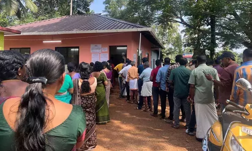 സംസ്ഥാനത്ത് ഒന്നാം ഘട്ട വോട്ടെടുപ്പ് പുരോഗമിക്കുന്നു, ഉച്ചക്ക് ഒരുമണി വരെ 40.63% പോളിങ് പിന്നിട്ടു