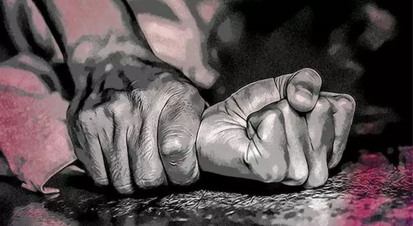 യുപിയില് പോലിസുകാരിയായ യുവതിയെ ഭര്തൃസഹോദരന് ബലാല്സംഗം ചെയ്തു, പരാതി യുപിയില് പോലിസുകാരിയായ യുവതിയെ ഭര്തൃസഹോദരന് ബലാല്സംഗം ചെയ്തു, പരാതി