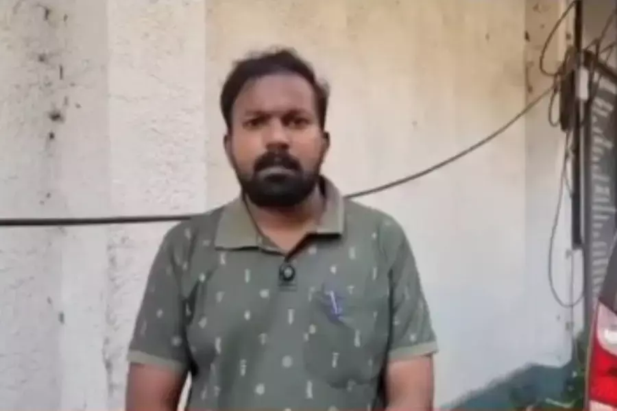 കൊല്ലത്ത് എസ്ഐആര് ഫോം തിരികെ ചോദിച്ച ബിഎല്ഒയെ ആക്രമിച്ചു കൊല്ലത്ത് എസ്ഐആര് ഫോം തിരികെ ചോദിച്ച ബിഎല്ഒയെ ആക്രമിച്ചു