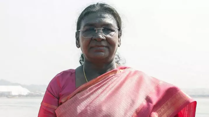 രാഷ്ട്രപതി ദ്രൗപതി മുര്മു മണിപ്പൂരില് രാഷ്ട്രപതി ദ്രൗപതി മുര്മു മണിപ്പൂരില്