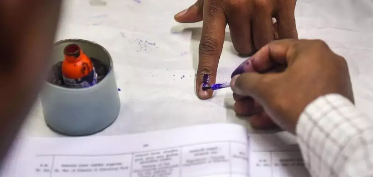 വടക്കാഞ്ചേരിയില്‍ കള്ളവോട്ട് ചെയ്യാന്‍ ശ്രമിച്ച യുവാവ് പിടിയില്‍