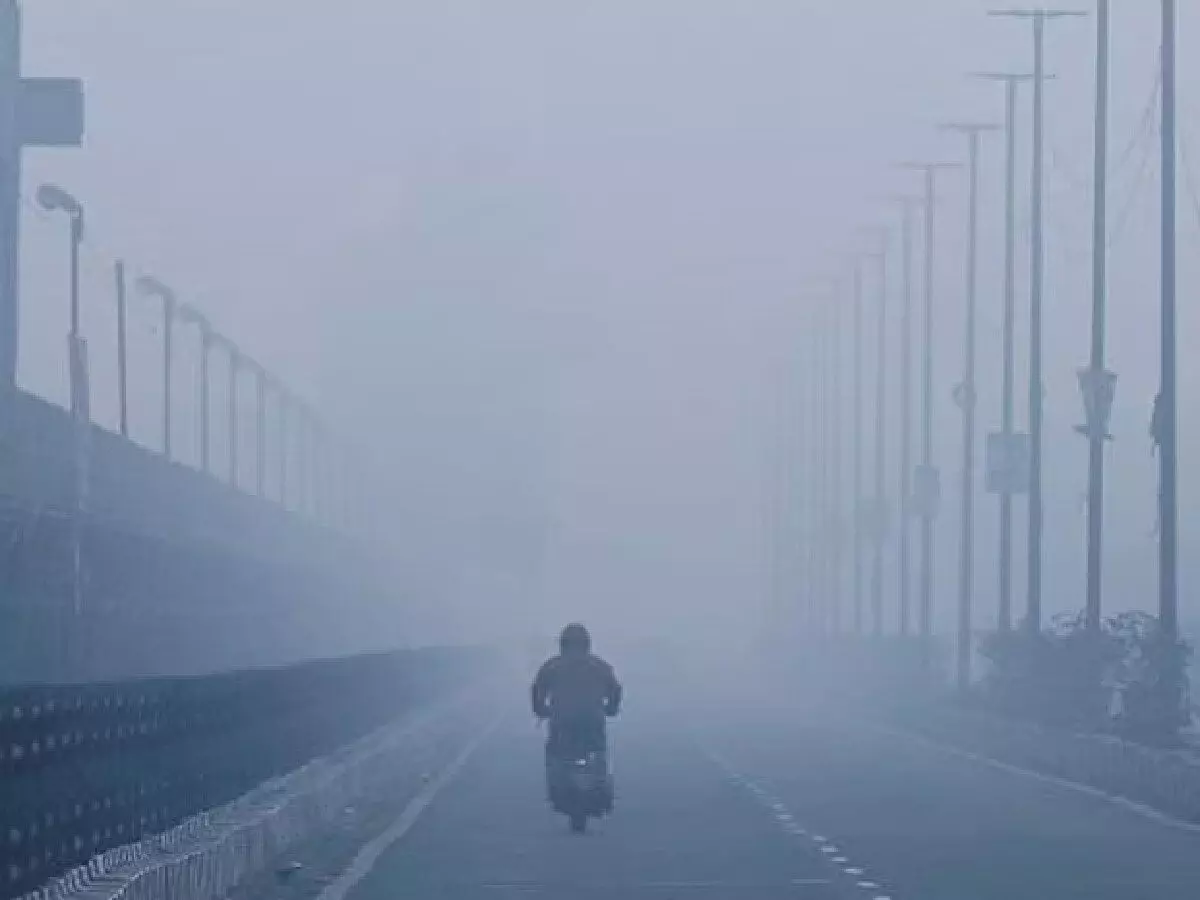 ശീതതരംഗം ശക്തമാകുന്നു; ഡല്ഹിയിലും ഉത്തര്പ്രദേശിലും കനത്ത മൂടല്മഞ്ഞിന് സാധ്യത ശീതതരംഗം ശക്തമാകുന്നു; ഡല്ഹിയിലും ഉത്തര്പ്രദേശിലും കനത്ത മൂടല്മഞ്ഞിന് സാധ്യത