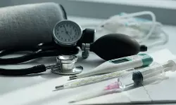 ആശുപത്രി ഉപകരണങ്ങള് കേടുവരുത്തി; 70,000 ദിര്ഹം നഷ്ടപരിഹാരം നല്കാന് കോടതി ഉത്തരവ് ആശുപത്രി ഉപകരണങ്ങള് കേടുവരുത്തി; 70,000 ദിര്ഹം നഷ്ടപരിഹാരം നല്കാന് കോടതി ഉത്തരവ്