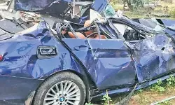 നിര്ത്തിയിട്ടിരുന്ന ലോറിയിലേക്ക് കാര് ഇടിച്ചു കയറി; വിദ്യാര്ഥിനിക്ക് ദാരുണാന്ത്യം നിര്ത്തിയിട്ടിരുന്ന ലോറിയിലേക്ക് കാര് ഇടിച്ചു കയറി; വിദ്യാര്ഥിനിക്ക് ദാരുണാന്ത്യം