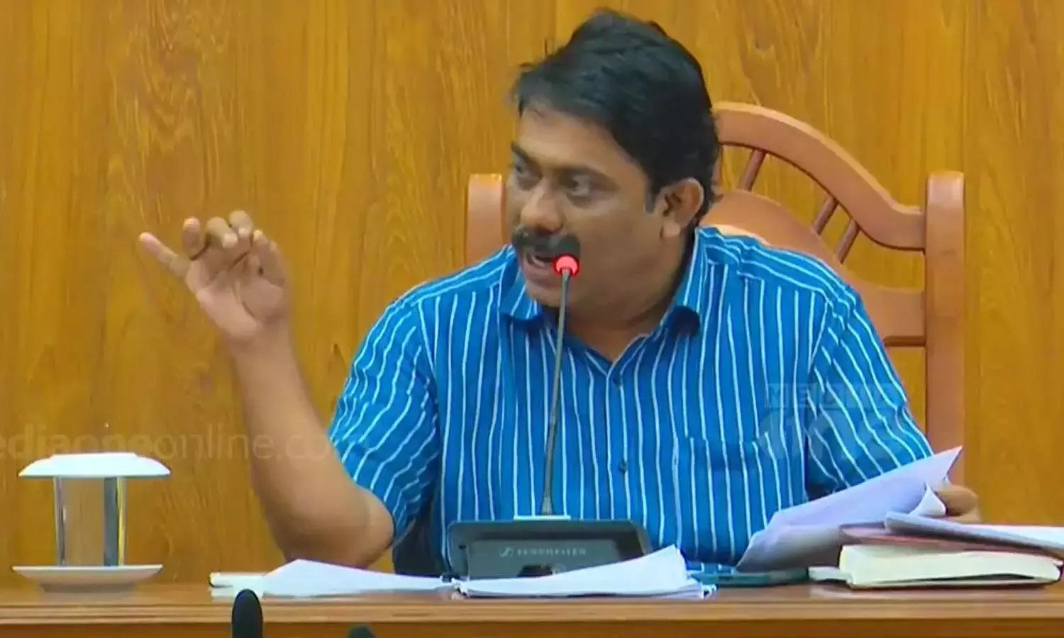 കോഴിക്കോട് കോര്പ്പറേഷനില് എല്ഡിഎഫ് മേയര് സ്ഥാനാര്ഥി മുസഫര് അഹമ്മദ് തോറ്റു കോഴിക്കോട് കോര്പ്പറേഷനില് എല്ഡിഎഫ് മേയര് സ്ഥാനാര്ഥി മുസഫര് അഹമ്മദ് തോറ്റു