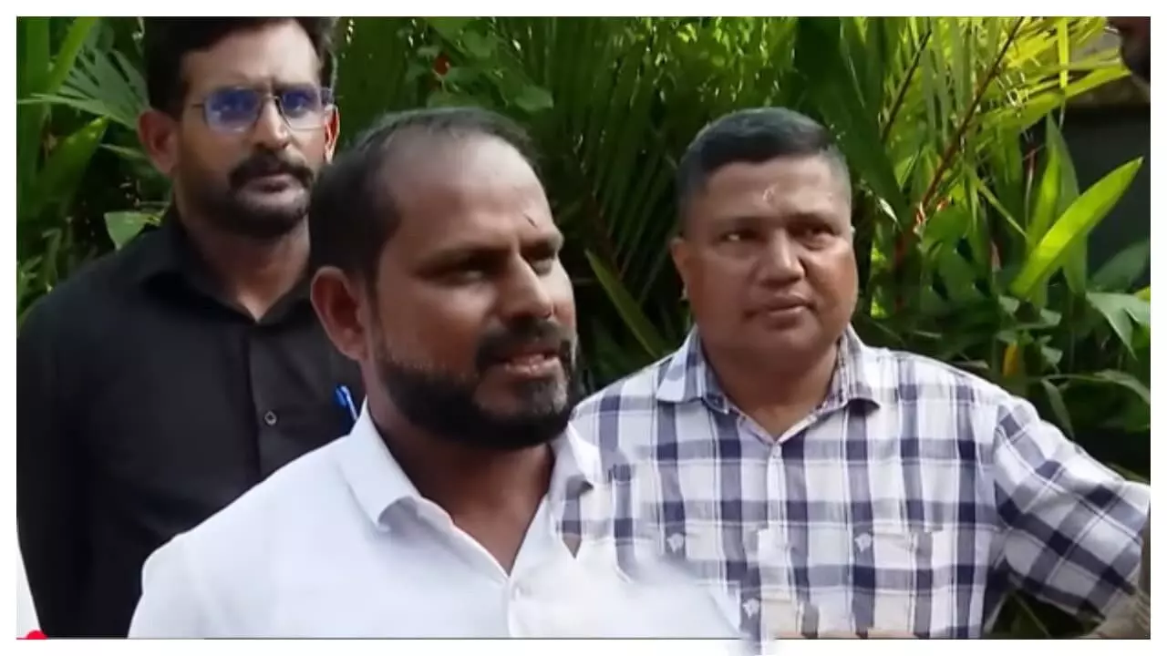 എന്ത് ഓഫര് തന്നാലും ബിജെപിയിലേക്കില്ല, പിന്തുണ മതേതര മുന്നണിക്ക്; പാലക്കാട് വിജയിച്ച കോണ്ഗ്രസ് വിമതന് എന്ത് ഓഫര് തന്നാലും ബിജെപിയിലേക്കില്ല, പിന്തുണ മതേതര മുന്നണിക്ക്; പാലക്കാട് വിജയിച്ച കോണ്ഗ്രസ് വിമതന്