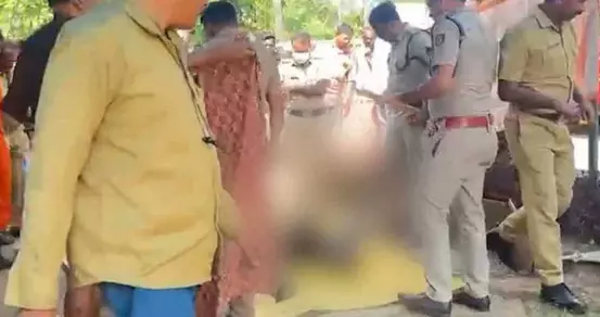 കെഎസ്ആര്ടിസി ഡ്രൈവര് തൂങ്ങി മരിച്ച നിലയില് കെഎസ്ആര്ടിസി ഡ്രൈവര് തൂങ്ങി മരിച്ച നിലയില്