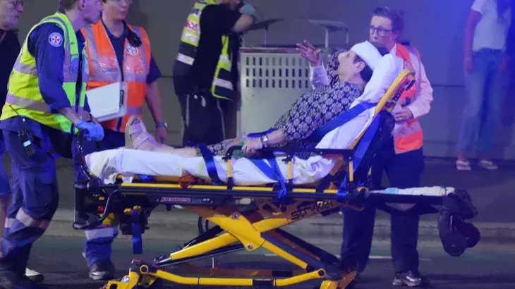 സിഡ്നിയില് ബോണ്ടി ബീച്ചില് ജൂത ഫെസ്റ്റിവലിനിടെ വെടിവയ്പ്പ്; 12 പേര് കൊല്ലപ്പെട്ടു, 29 പേര്ക്ക് പരിക്ക് സിഡ്നിയില് ബോണ്ടി ബീച്ചില് ജൂത ഫെസ്റ്റിവലിനിടെ വെടിവയ്പ്പ്; 12 പേര് കൊല്ലപ്പെട്ടു, 29 പേര്ക്ക് പരിക്ക്