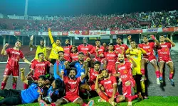 സൂപര് ലീഗ് കേരള; ചാംപ്യന്മാരെ തോല്പ്പിച്ച് കണ്ണൂര് വാരിയേഴ്സ് ഫൈനലില് സൂപര് ലീഗ് കേരള; ചാംപ്യന്മാരെ തോല്പ്പിച്ച് കണ്ണൂര് വാരിയേഴ്സ് ഫൈനലില്