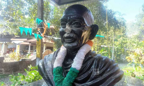 കണ്ണൂരില്‍ പലയിടത്തും അക്രമം; വീടുകള്‍ക്ക് കല്ലേറ്, ഗാന്ധി പ്രതിമ തകര്‍ക്കാന്‍ ശ്രമം