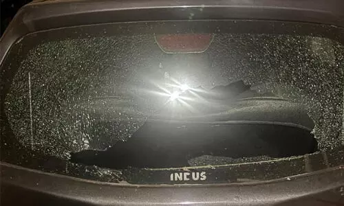 എസ്ഡിപിഐ പ്രവര്ത്തകന്റെ കാറിന്റെ ഗ്ലാസ് തകര്ത്തു എസ്ഡിപിഐ പ്രവര്ത്തകന്റെ കാറിന്റെ ഗ്ലാസ് തകര്ത്തു