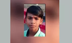 പാസഞ്ചര് ട്രെയിന് ഇടിച്ച് എട്ടാം ക്ലാസ് വിദ്യാര്ഥി മരിച്ചു പാസഞ്ചര് ട്രെയിന് ഇടിച്ച് എട്ടാം ക്ലാസ് വിദ്യാര്ഥി മരിച്ചു