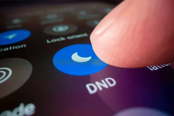 ഡൂ നോട്ട് ഡിസ്റ്റര്‍ബ് മറികടന്ന് അടിയന്തര കോളുകള്‍; ഗൂഗിള്‍ ഫോണ്‍ ആപ്പില്‍ പുതിയ സൗകര്യം