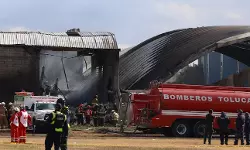 മെക്സിക്കോയില് ചെറുവിമാനം തകര്ന്നുവീണ് പത്ത് മരണം(വീഡിയോ) മെക്സിക്കോയില് ചെറുവിമാനം തകര്ന്നുവീണ് പത്ത് മരണം(വീഡിയോ)