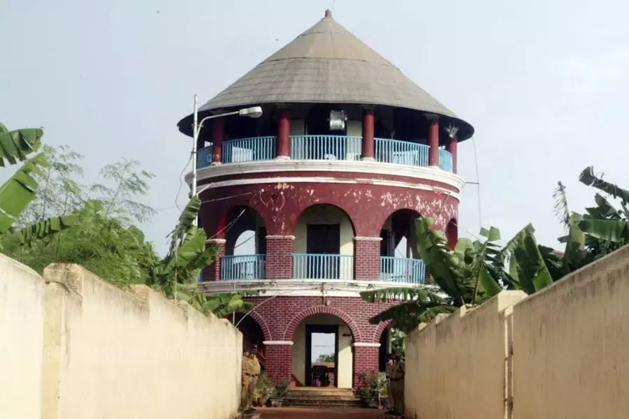 പരോളിനായി 1.80 ലക്ഷം രൂപ കൈക്കൂലി വാങ്ങി; ജയില്‍ ആസ്ഥാനത്തെ ഡിഐജിക്കെതിരേ കേസ്