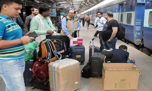 ട്രെയിന് ലഗേജിന് പരിധി വരുന്നു; തൂക്കം കൂടിയാല് പണമടയ്ക്കണം ട്രെയിന് ലഗേജിന് പരിധി വരുന്നു; തൂക്കം കൂടിയാല് പണമടയ്ക്കണം