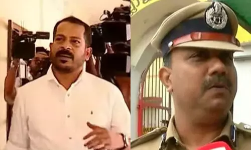 കൊടി സുനിയുടെ ബന്ധുക്കളില് നിന്നും ജയില് ഡിഐജി കൈക്കൂലി വാങ്ങിയെന്ന്; കേസെടുത്തു കൊടി സുനിയുടെ ബന്ധുക്കളില് നിന്നും ജയില് ഡിഐജി കൈക്കൂലി വാങ്ങിയെന്ന്; കേസെടുത്തു