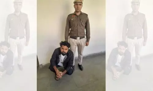 മുസ്ലിം യുവാവ് ഹിന്ദു പെണ്കുട്ടിയെ ബലാല്സംഗം ചെയ്ത് കൊന്നെന്ന് വ്യാജ പ്രചാരണം; യുവമോര്ച്ച നേതാവ് അറസ്റ്റില് മുസ്ലിം യുവാവ് ഹിന്ദു പെണ്കുട്ടിയെ ബലാല്സംഗം ചെയ്ത് കൊന്നെന്ന് വ്യാജ പ്രചാരണം; യുവമോര്ച്ച നേതാവ് അറസ്റ്റില്