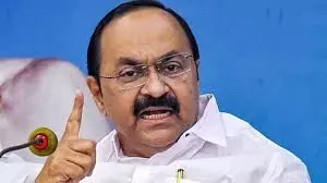 പാരഡി ഗാനത്തിന്റെ പേരില് കേസ് എടുത്തത് കേട്ടുകേള്വിയില്ലാത്തത്, ആവിഷ്കാര സ്വാതന്ത്ര്യത്തിന് മേലുള്ള കയ്യേറ്റം: വി ഡി സതീശന് പാരഡി ഗാനത്തിന്റെ പേരില് കേസ് എടുത്തത് കേട്ടുകേള്വിയില്ലാത്തത്, ആവിഷ്കാര സ്വാതന്ത്ര്യത്തിന് മേലുള്ള കയ്യേറ്റം: വി ഡി സതീശന്