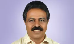 പോറ്റിയേ കേറ്റിയേ പാരഡി പാട്ടിനെതിരെ പരാതി നല്കിയയാള്ക്കെതിരേ മുഖ്യമന്ത്രിക്ക് പരാതി. പോറ്റിയേ കേറ്റിയേ പാരഡി പാട്ടിനെതിരെ പരാതി നല്കിയയാള്ക്കെതിരേ മുഖ്യമന്ത്രിക്ക് പരാതി.