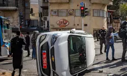 ജെറുസലേമില് ഹരൂദി പ്രക്ഷോഭം; 13 പോലിസുകാര്ക്ക് പരിക്ക്; സൈനിക ബസിന് നേരെയും ആക്രമണം ജെറുസലേമില് ഹരൂദി പ്രക്ഷോഭം; 13 പോലിസുകാര്ക്ക് പരിക്ക്; സൈനിക ബസിന് നേരെയും ആക്രമണം