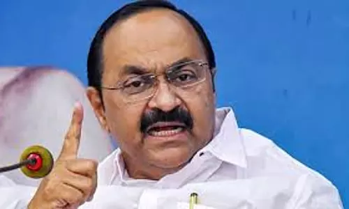 പാരഡി ഗാനത്തിന്റെ പേരില്‍ കേസ് എടുത്തത് കേട്ടുകേള്‍വിയില്ലാത്തത്, ആവിഷ്‌കാര സ്വാതന്ത്ര്യത്തിന് മേലുള്ള കയ്യേറ്റം: വി ഡി സതീശന്‍