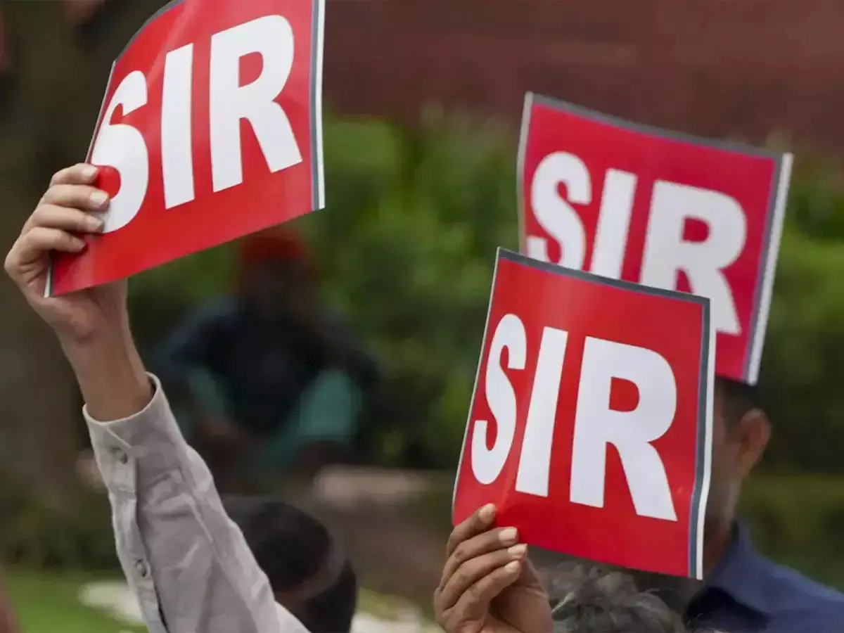 എസ്‌ഐആര്‍; പട്ടികയില്‍ നിന്ന് പുറത്തായെന്ന് മുന്‍ എംഎല്‍എ, എല്ലാവരെയും ഉള്‍ക്കൊള്ളുക എന്നതാവണം അടിസ്ഥാനമെന്ന് മുഖ്യമന്ത്രി