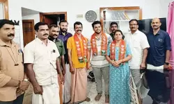 എല്ഡിഎഫ് യുഡിഎഫിന് വോട്ട് മറിച്ചെന്ന്; സ്ഥാനാര്ഥിയും കുടുംബവും ബിജെപിയില് എല്ഡിഎഫ് യുഡിഎഫിന് വോട്ട് മറിച്ചെന്ന്; സ്ഥാനാര്ഥിയും കുടുംബവും ബിജെപിയില്