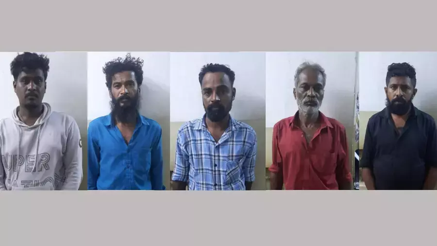 പാലക്കാട്ട് അതിഥി തൊഴിലാളിയെ മര്ദ്ദിച്ച് കൊന്ന സംഭവം; ബിജെപി പ്രവര്ത്തകരുള്പ്പെടെ അഞ്ചു പേര് അറസ്റ്റില് പാലക്കാട്ട് അതിഥി തൊഴിലാളിയെ മര്ദ്ദിച്ച് കൊന്ന സംഭവം; ബിജെപി പ്രവര്ത്തകരുള്പ്പെടെ അഞ്ചു പേര് അറസ്റ്റില്