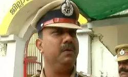 അഴിമതിക്കേസില്‍ പ്രതിയായ ജയില്‍ ഡിഐജി വിനോദ് കുമാറിനെതിരായ നടപടി വൈകുന്നു; സ്ഥാനക്കയറ്റം നല്‍കി സര്‍ക്കാര്‍ സംരക്ഷണം