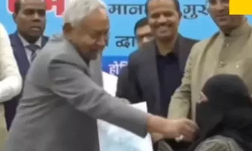 നിതീഷ് കുമാര്‍ നിഖാബ് പിടിച്ചുവലിച്ച മുസ്‌ലിം ഡോക്ടര്‍ ജോലിയില്‍ പ്രവേശിച്ചില്ല