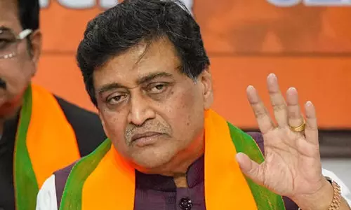 ബിജെപി നേതാവ് അശോക് ചവാന്റെ കുടുംബത്തിലെ ആറ് സ്ഥാനാര്‍ത്ഥികളും തോറ്റു; കുടുംബ വാഴ്ചയുടെ പരാജയമെന്ന് കോണ്‍ഗ്രസ്